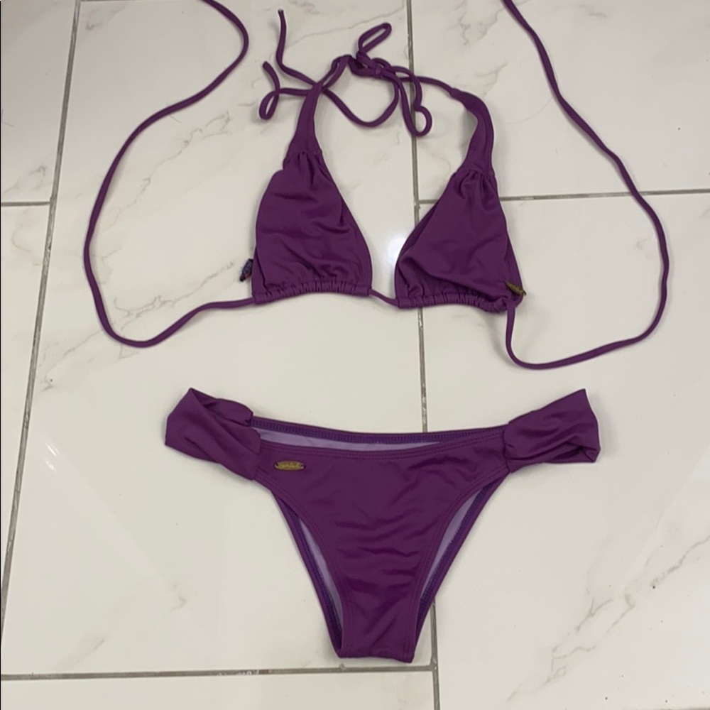Indah Bikini